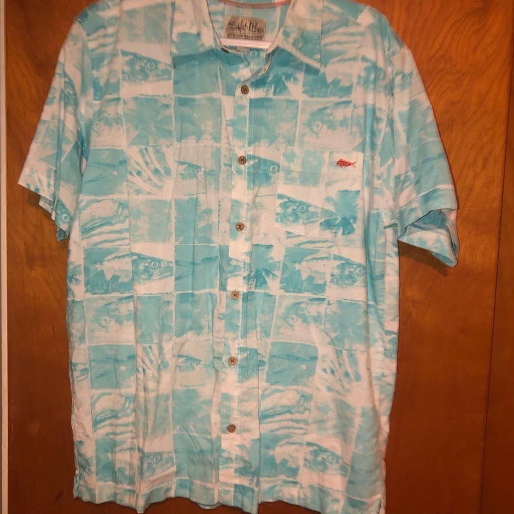 𝅺Salt life fish button down shirt top L large